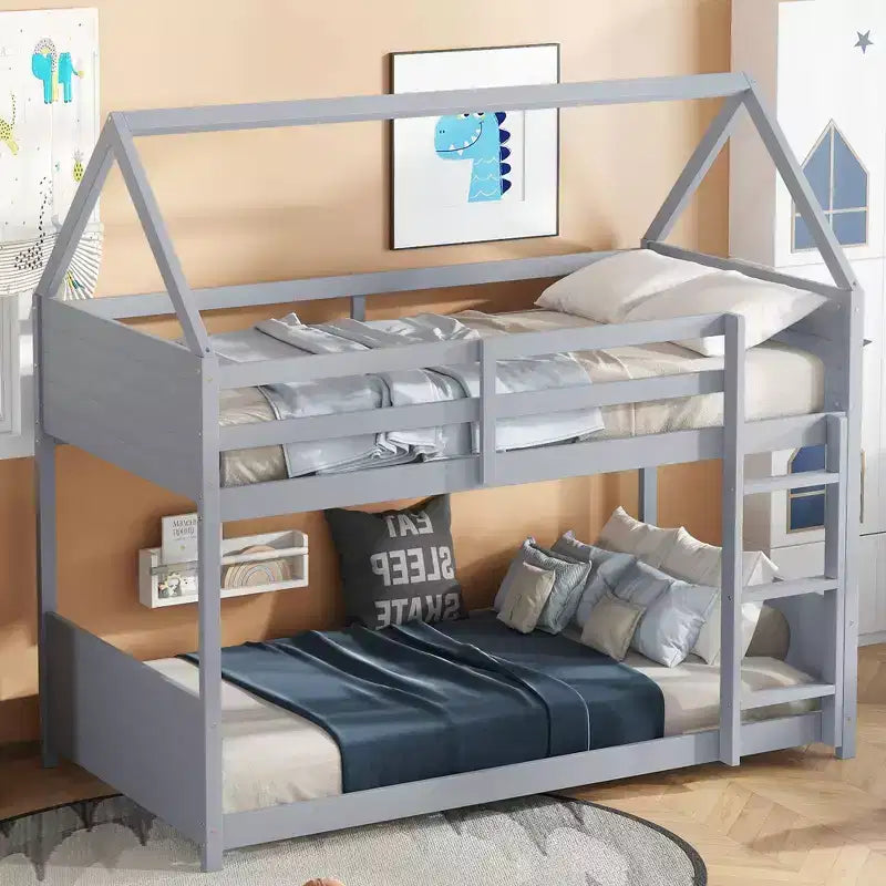 Letto a Castello a Piazza e Mezza con Testiere, Pedane e Sponde di Protezione – Grigio