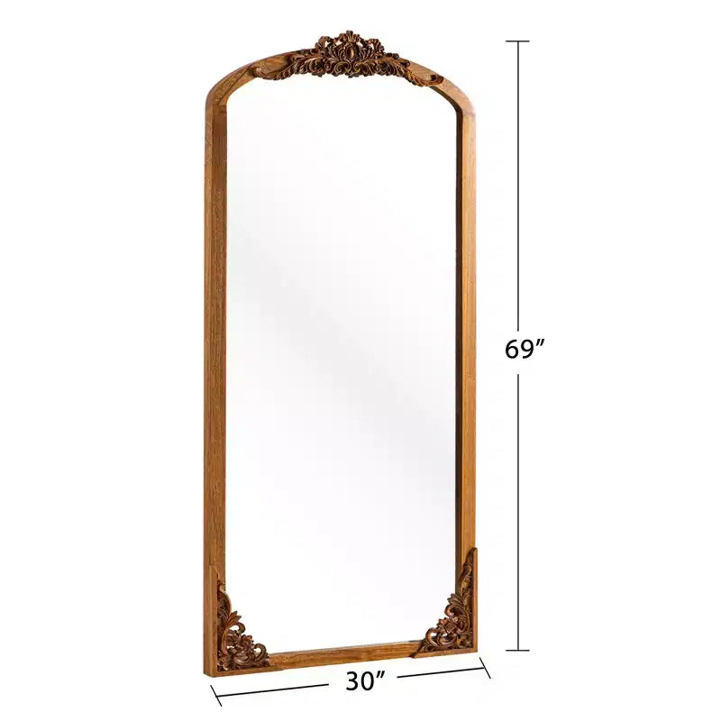Specchio a figura intera incorniciato in legno massiccio ad arco 30 in L x 69 in A in Oro