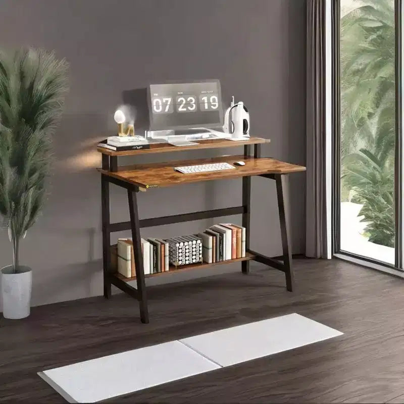 Scrivania per Computer da 31,5" con Cassetto, Supporto Monitor, Cassettiera, Ripiani e Ganci – Marrone