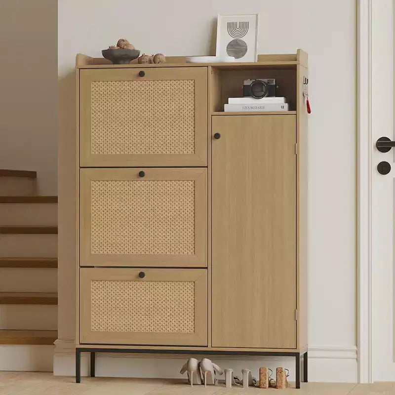 Scarpiera a 3 livelli in rattan con ante a ribalta e ripiani regolabili