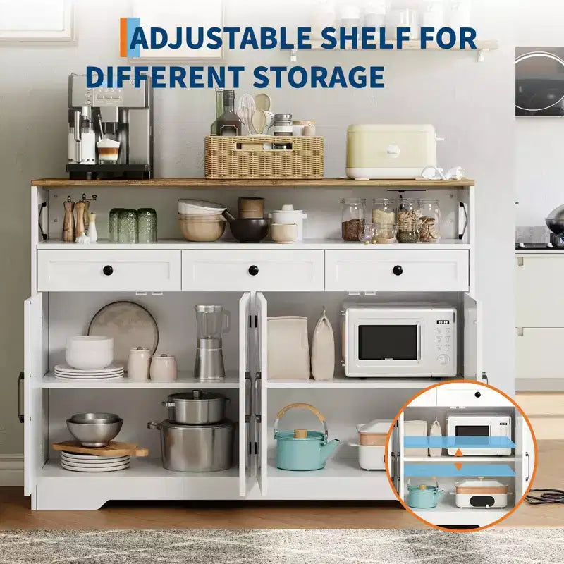 Mobile buffet credenza da 130 cm stile rustico con stazione di ricarica, 3 cassetti e 4 ante scorrevoli – Armadio dispensa da cucina per bar con ripiani in legno