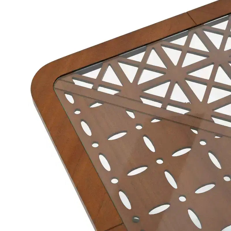 Tavolino da Caffè Quadrato in Vetro con Top Geometrico Intagliato e Struttura in Metallo